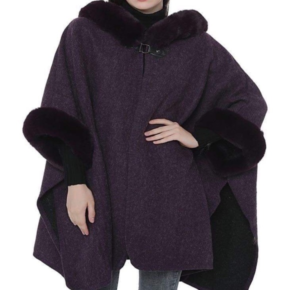 NWOT Faux Fur wool hooded cape with button, size OS - Picture 5 of 5